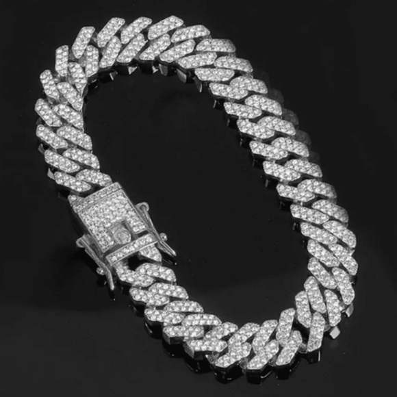 DEVIKA STATEMENT BRACELET - Picture 2 of 3